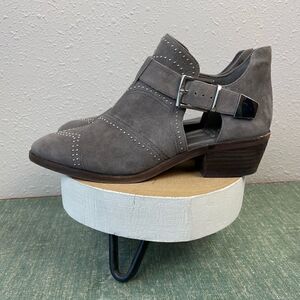 Vince Camuto Gray Studded Leather Buckled Ankle Booties Size 8M EUC